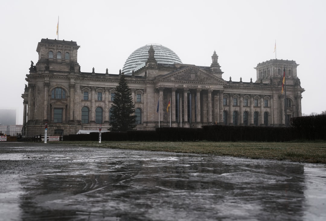 Demokratische Parteien und AfD – Umgang mit Rechtspopulismus im Bundestag