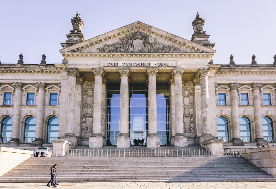 Justizgebäude in Deutschland – Symbol für Rechtsstaat und Gerichtsverfahren